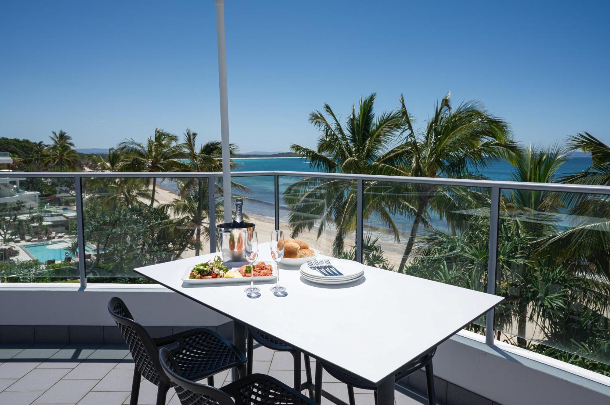 On The Beach Noosa Resort Exterior foto