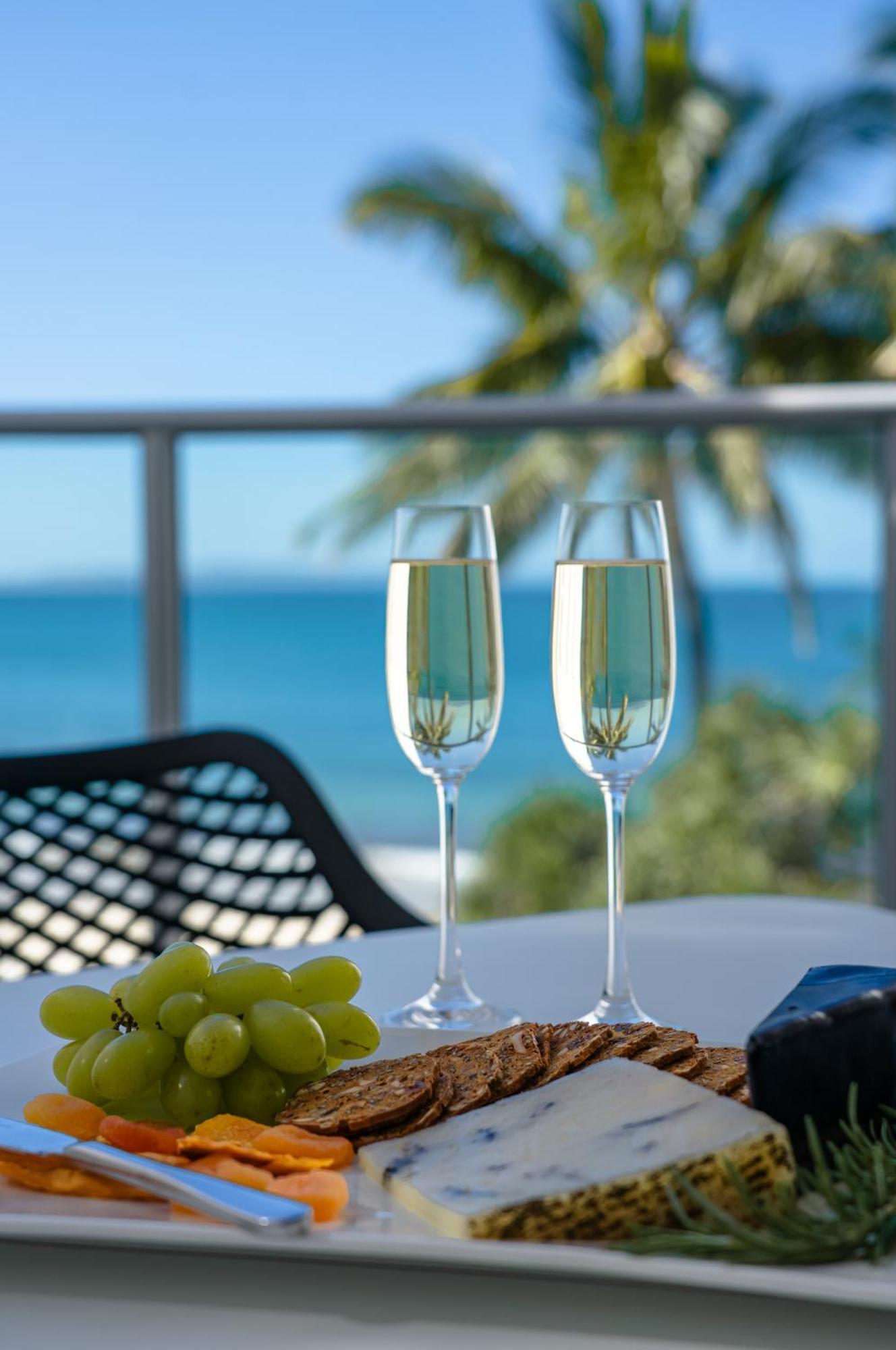 On The Beach Noosa Resort Exterior foto